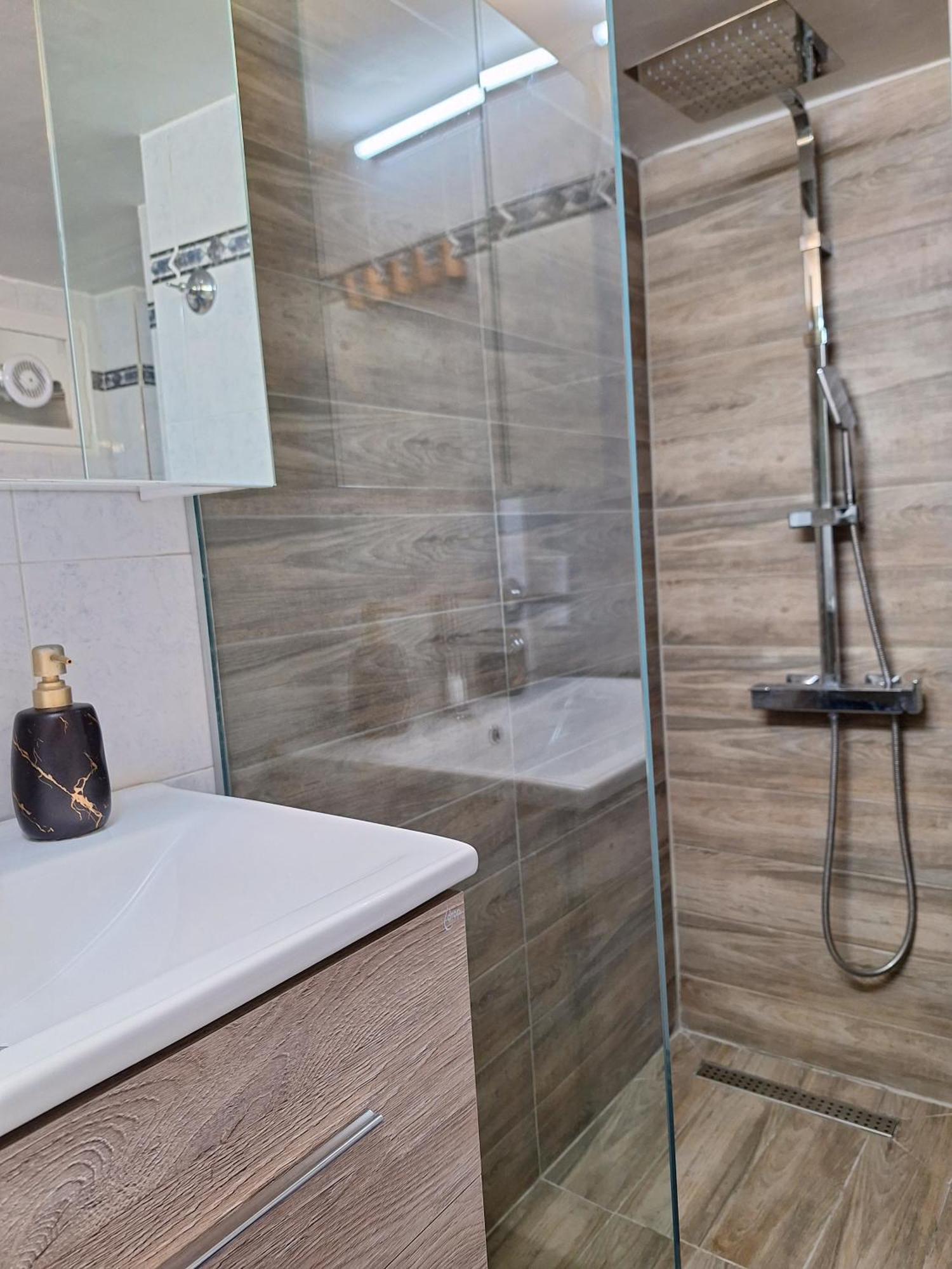 Apartment Cozy In The Center Thessaloniki