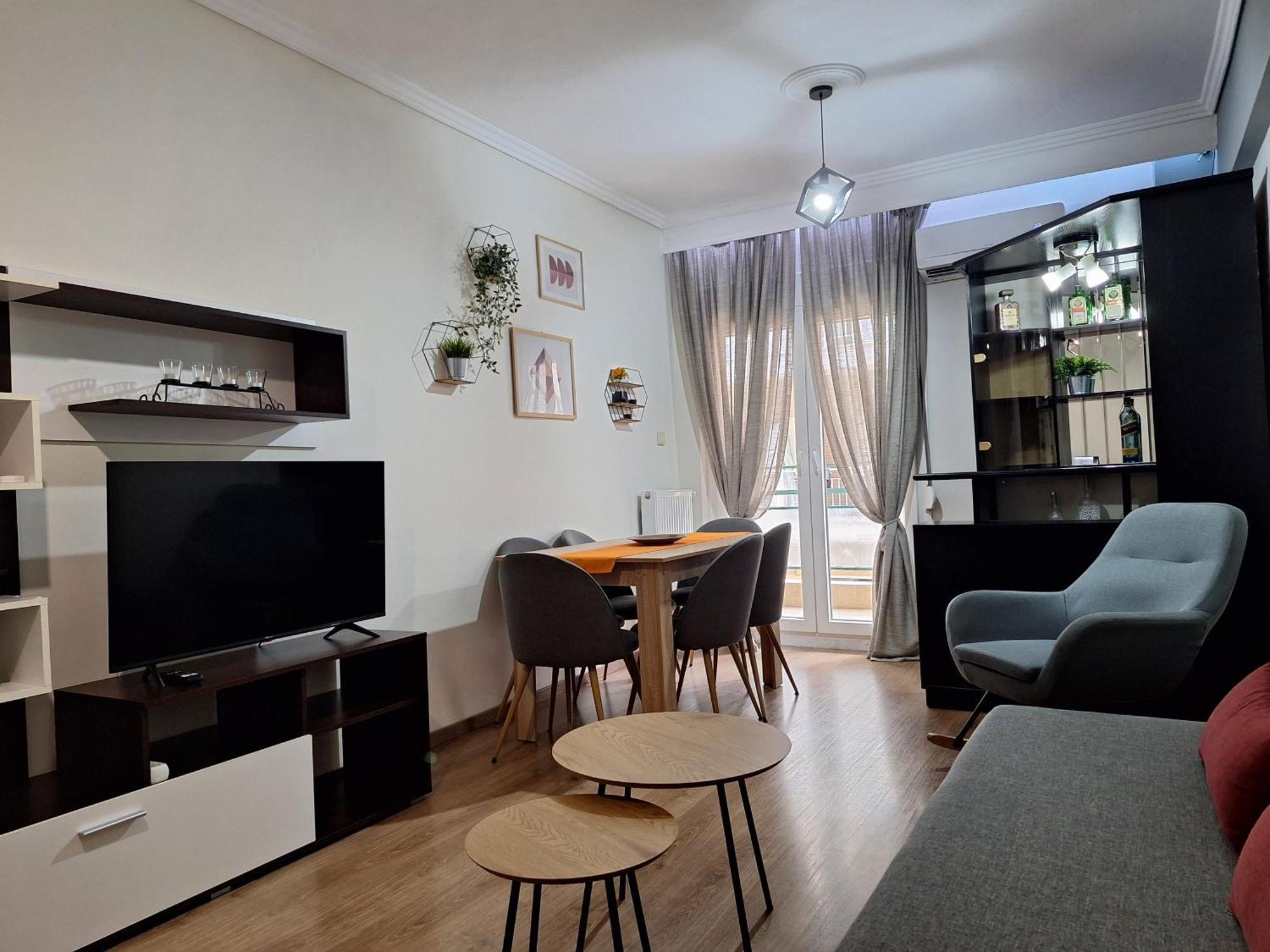 Cozy In The Center Apartment Thessaloniki
